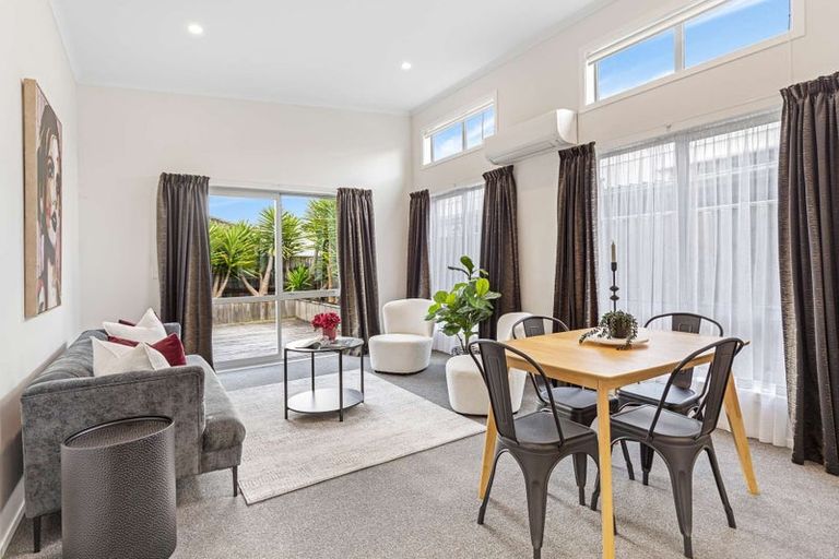 Photo of property in 24 Rangitira Avenue, Palmerston North, 4414