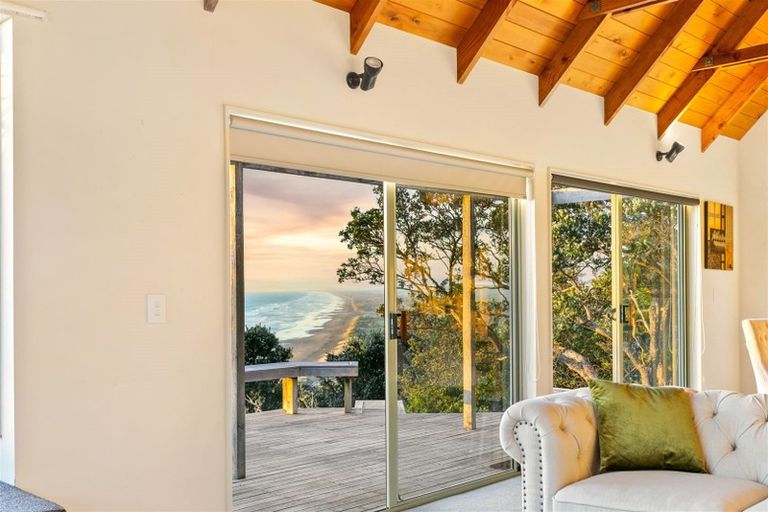 Photo of property in 28 Edwin Mitchelson Road, Muriwai, Waimauku, 0881