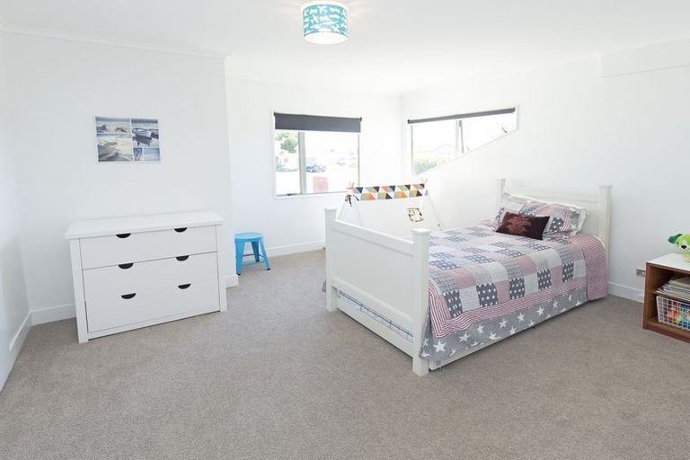 Photo of property in 989 Whangaparaoa Road, Tindalls Beach, Whangaparaoa, 0930