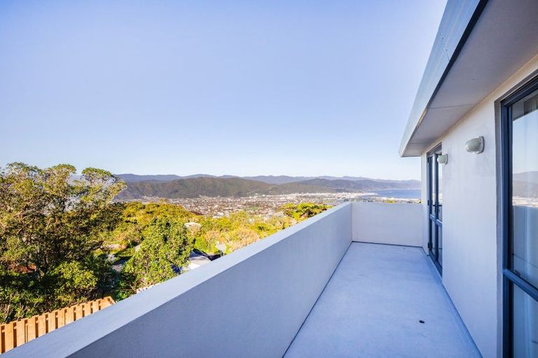 Photo of property in 5 Saint Elizabeth Heights, Normandale, Lower Hutt, 5010