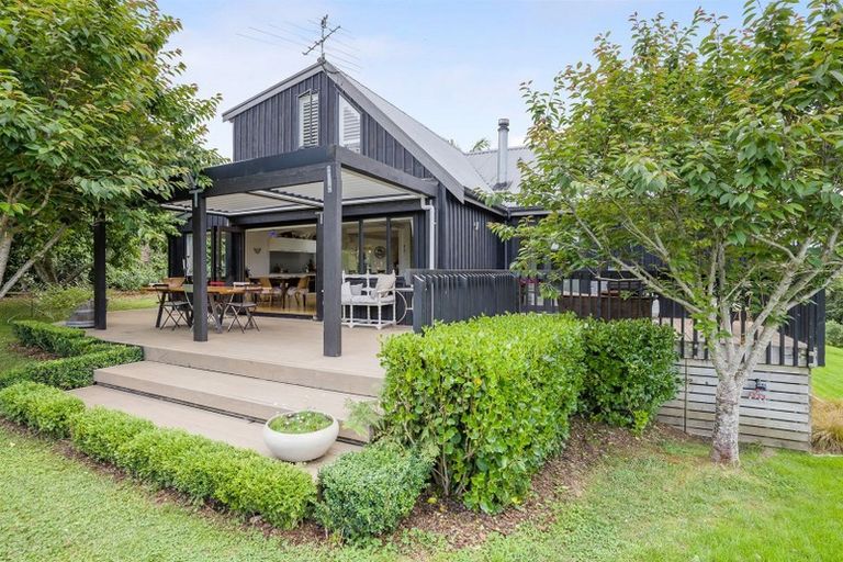 Photo of property in 7 Ngarahana Avenue, Paremoremo, Auckland, 0632