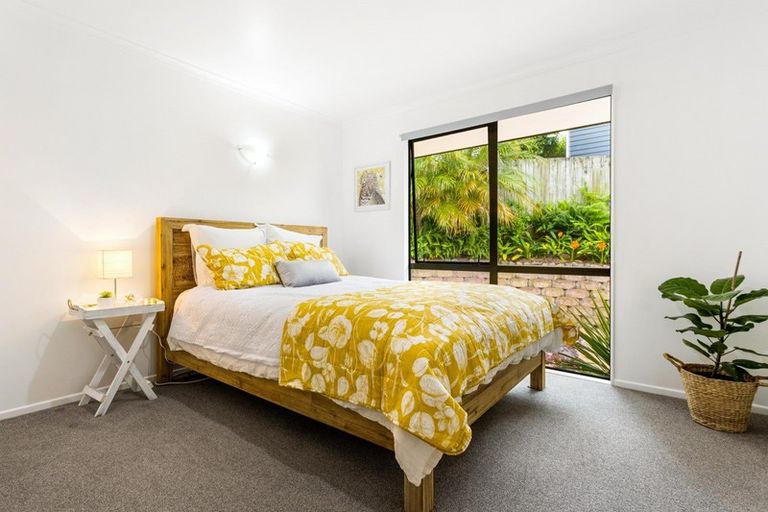 Photo of property in 10 Devana Court, Torbay, Auckland, 0630