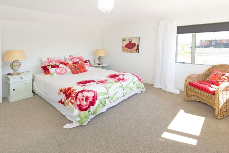 Photo of property in 989 Whangaparaoa Road, Tindalls Beach, Whangaparaoa, 0930