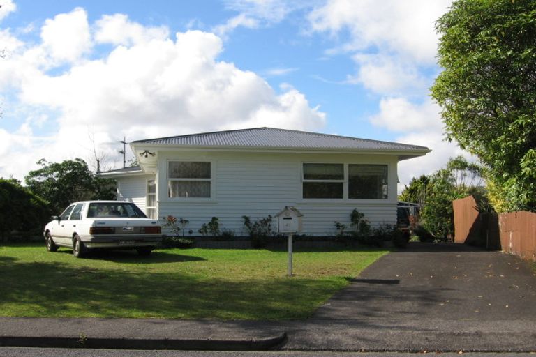 Photo of property in 47 Graham Avenue, Te Atatu Peninsula, Auckland, 0610