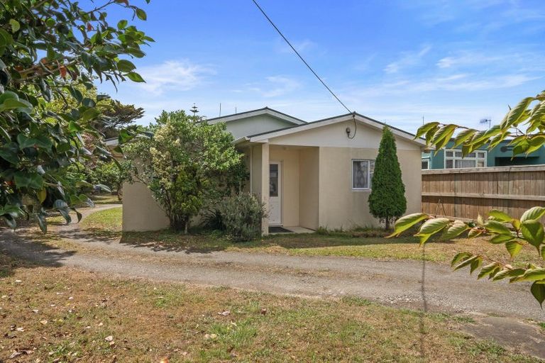 Photo of property in 28 Hokio Beach Road, Levin, 5510