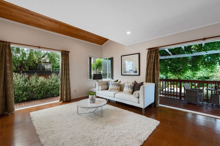 Photo of property in 21 Church Street, Northcote Point, Auckland, 0627