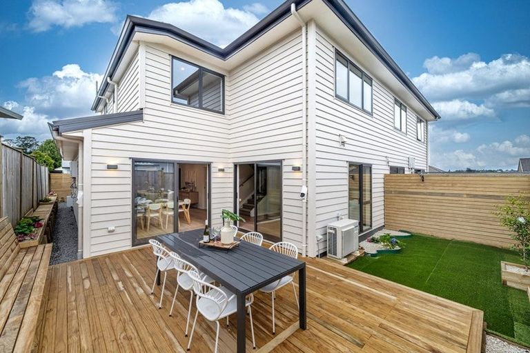 Photo of property in 7b De Quincey Terrace, Highland Park, Auckland, 2010