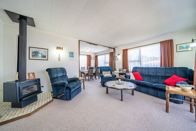 Photo of property in 73 Karamu Crescent, Wainuiomata, Lower Hutt, 5014