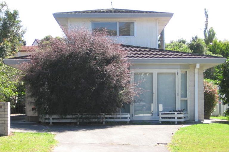 Photo of property in 16 Weetman Drive, Browns Bay, Auckland, 0630