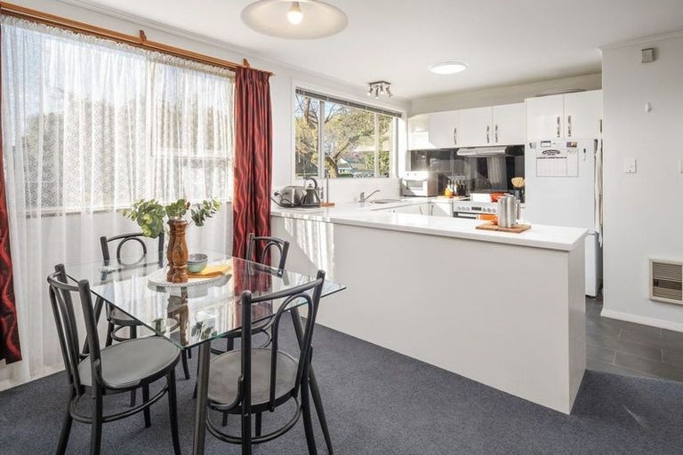 Photo of property in 28 Holdaway Street, Riversdale, Blenheim, 7201