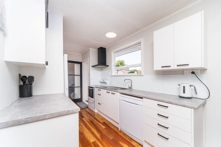 Photo of property in 36 Tararua Terrace, Cloverlea, Palmerston North, 4412