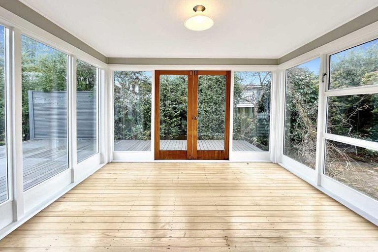 Photo of property in 17 Roosevelt Avenue, St Albans, Christchurch, 8014