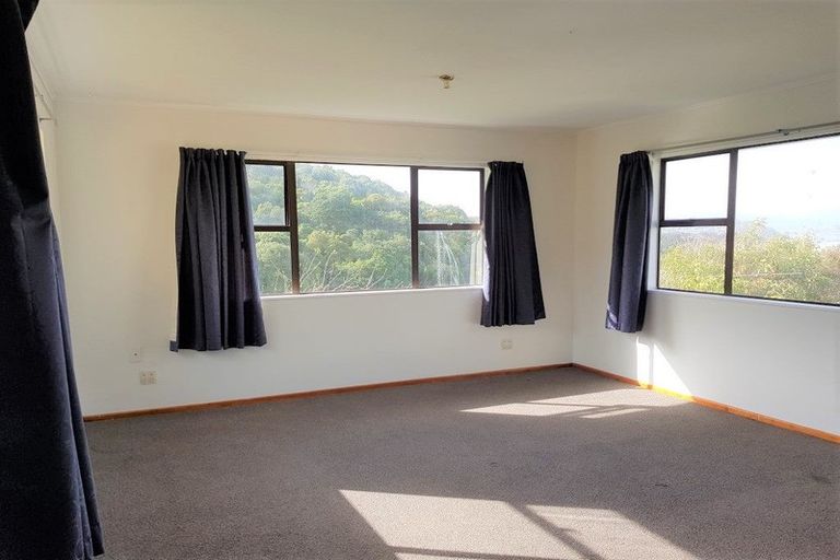 Photo of property in 138 Rangituhi Crescent, Takapuwahia, Porirua, 5022