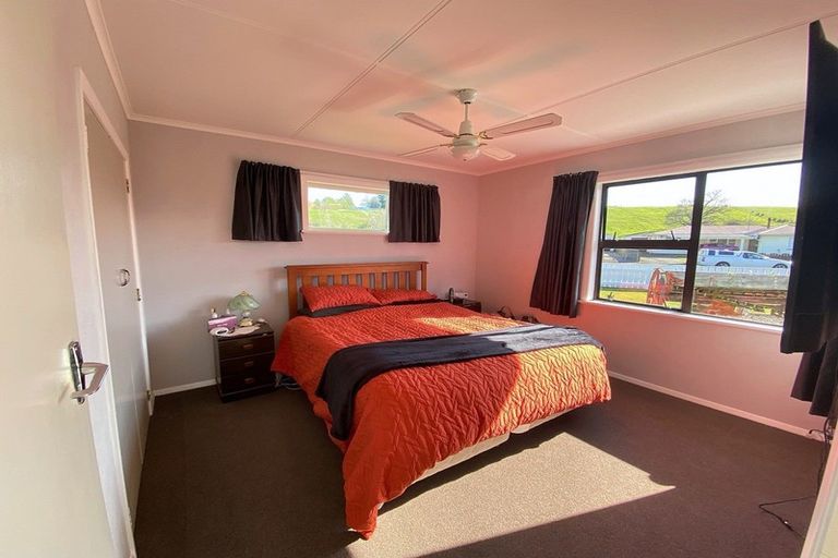 Photo of property in 18 Carlson Street, Dannevirke, 4930