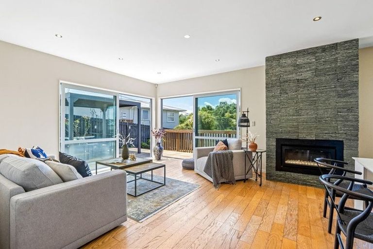 Photo of property in 17 Limmer Place, Browns Bay, Auckland, 0632