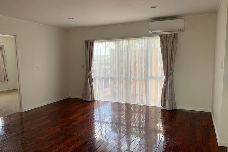 Photo of property in 44 Larne Avenue, Pakuranga Heights, Auckland, 2010