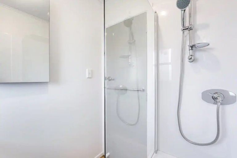 Photo of property in 1/22 Margaret Place, Milford, Auckland, 0620