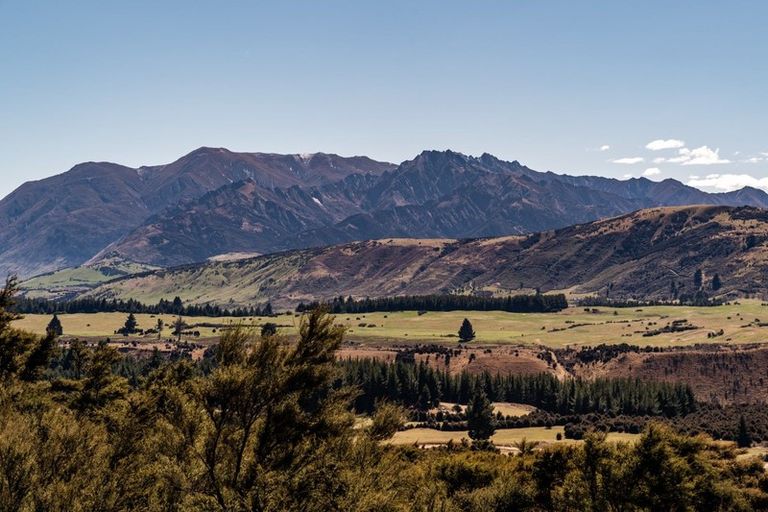 Photo of property in 69 Kanuka Rise, Albert Town, Wanaka, 9305