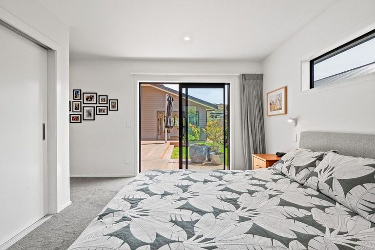 Photo of property in 17 Howden Drive, Jacks Point, 9371