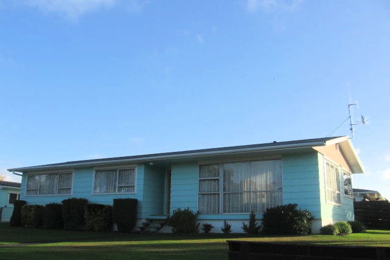 Photo of property in 83 Robinson Crescent, Westbrook, Palmerston North, 4412