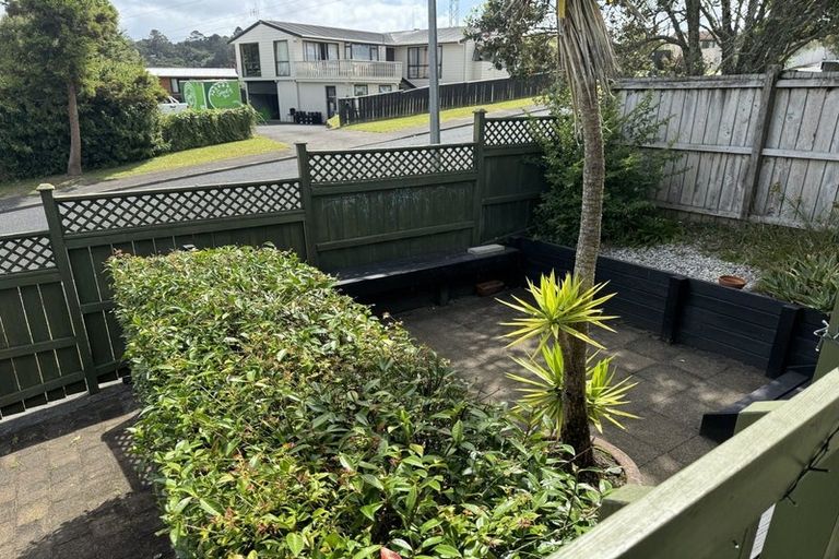 Photo of property in 4 Thistledew Place, Bayview, Auckland, 0629