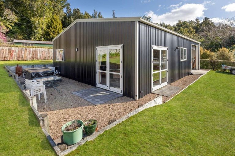 Photo of property in 18 Oxford Road, Lake Rotoma, Rotorua, 3074