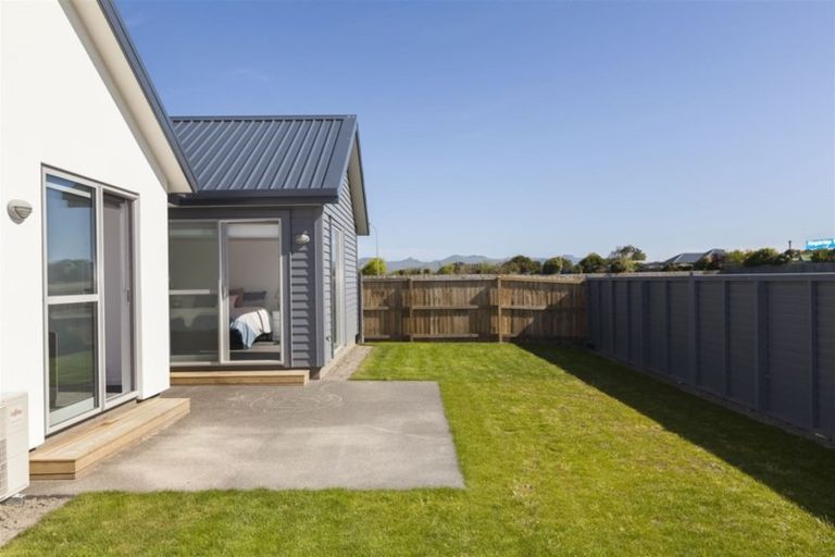 Photo of property in 18 Kingsbridge West, Burwood, Christchurch, 8083