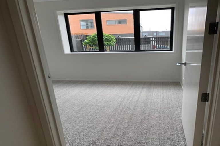 Photo of property in 1/96 Clark Road, Hobsonville, Auckland, 0616