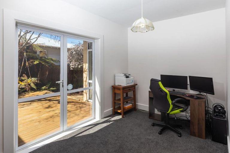 Photo of property in 249 Fifield Terrace, Opawa, Christchurch, 8023
