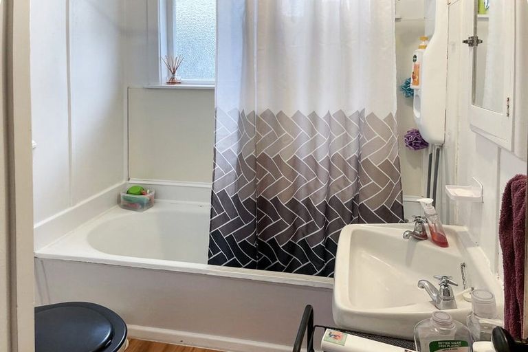 Photo of property in 7 Ripeka Way, Moera, Lower Hutt, 5010