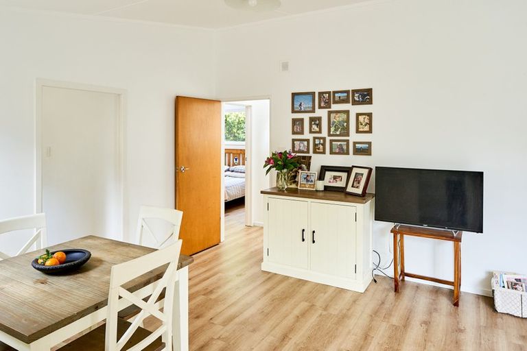 Photo of property in 2/345 Muritai Road, Eastbourne, Lower Hutt, 5013