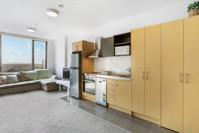 Photo of property in Twin Towers, 1105/17 Putney Way, Manukau, Auckland, 2104