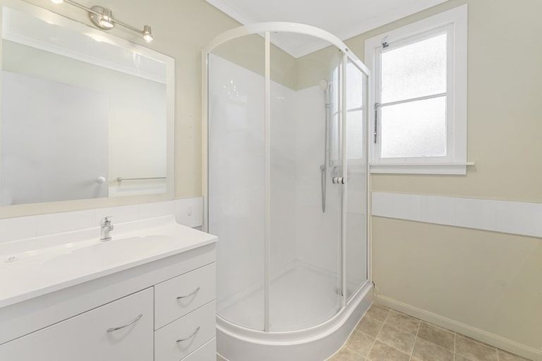 Photo of property in 160 Molesworth Street, New Plymouth, 4312