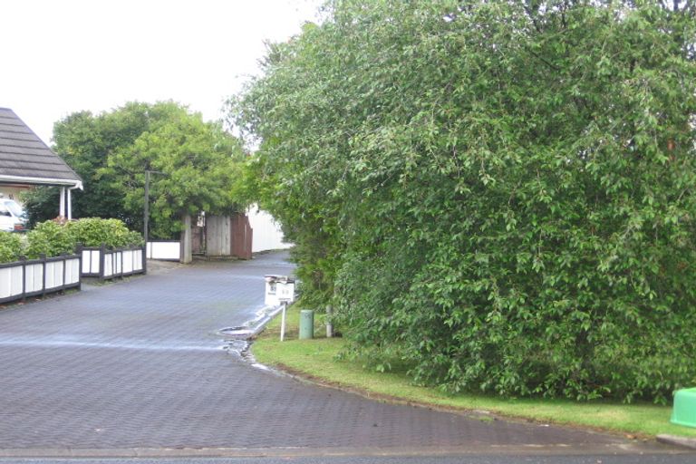 Photo of property in 53 Kurnell Drive, Botany Downs, Auckland, 2010