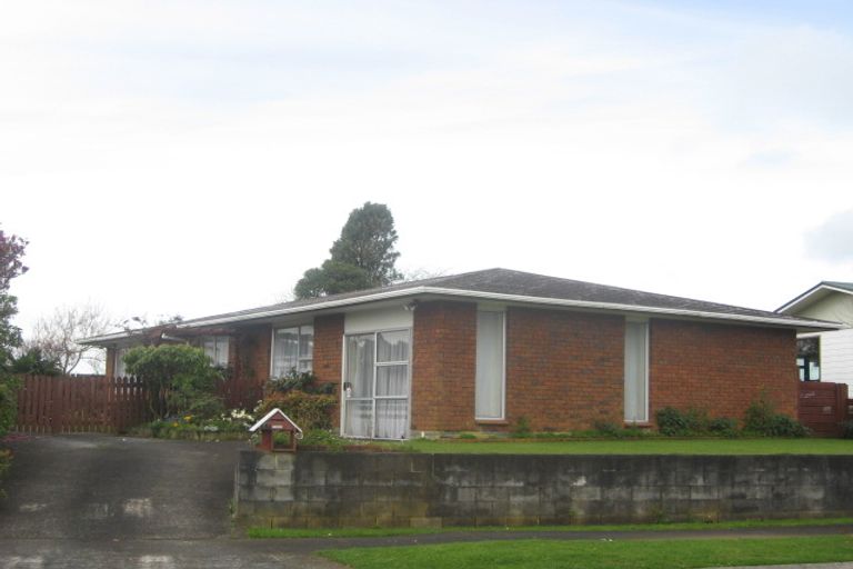 Photo of property in 11 Ngarue Place, Waitara, 4320