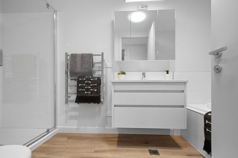 Photo of property in 98 Clark Road, Hobsonville, Auckland, 0616