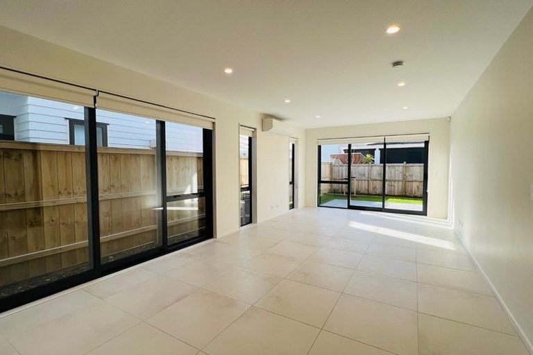 Photo of property in 33 Exmoor Road, Karaka, Papakura, 2113