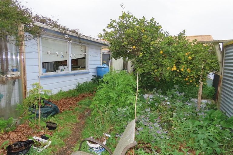 Photo of property in 18 Wilton Street, Levin, 5510