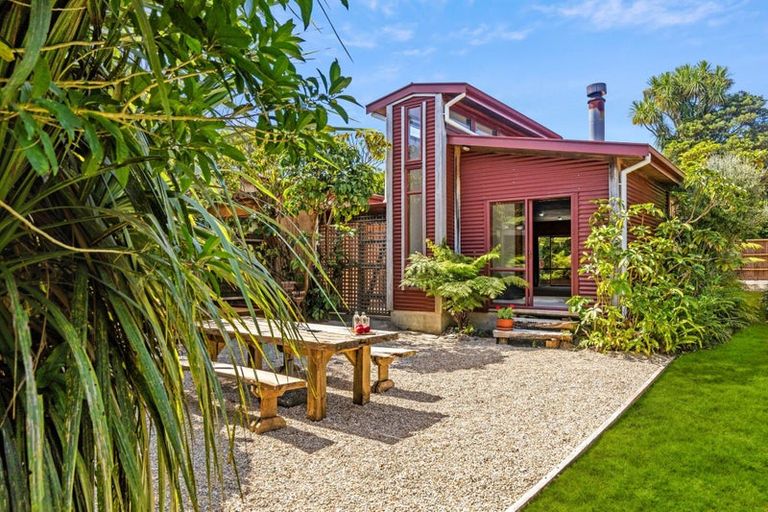 Photo of property in 15 Tukurua Road, Parapara, Takaka, 7182