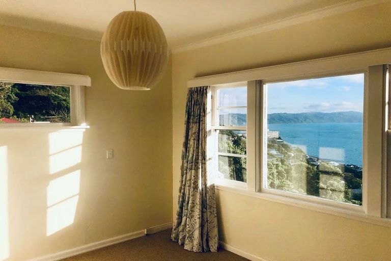 Photo of property in 122 Grafton Road, Roseneath, Wellington, 6011