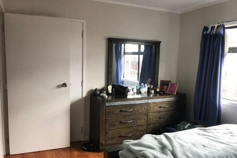 Photo of property in 2/47 Larnoch Road, Henderson, Auckland, 0610