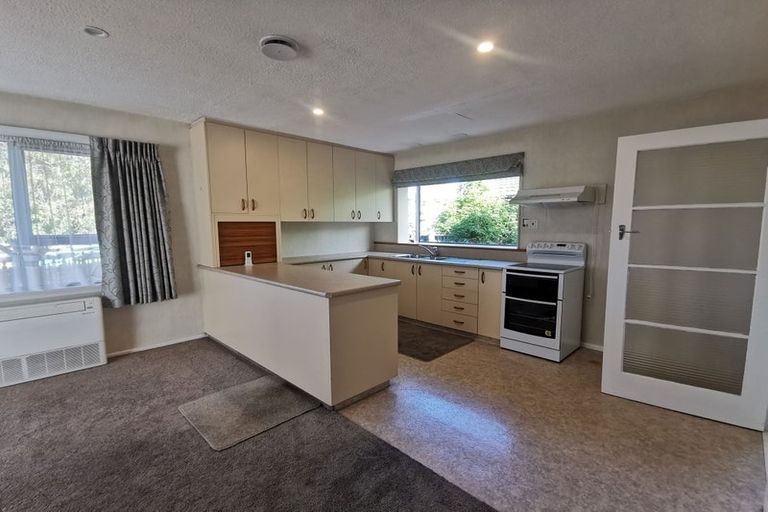 Photo of property in 2/11 Manor Place, Bryndwr, Christchurch, 8053