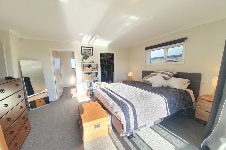 Photo of property in 3 Gibraltar Way, Fitzherbert, Palmerston North, 4410