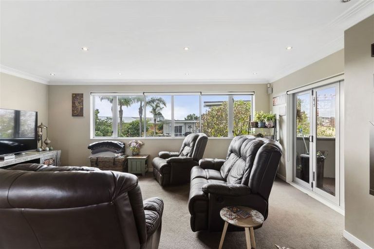 Photo of property in 1/62 Sorrel Crescent, Bucklands Beach, Auckland, 2012