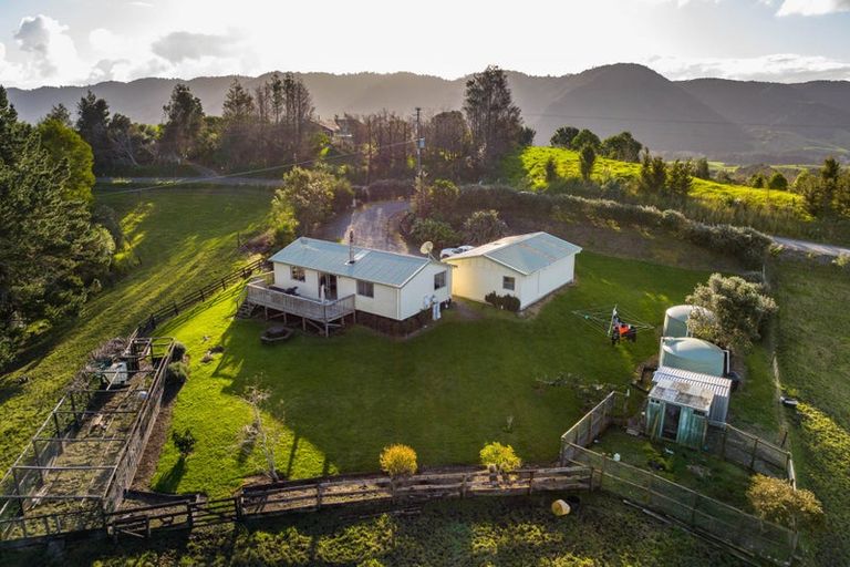 Photo of property in 393 Brooks Road, Waipu, 0582