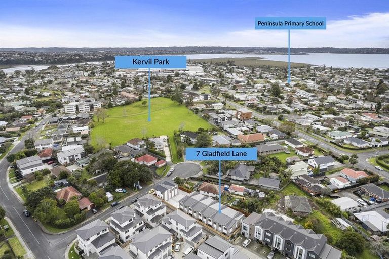 Photo of property in 7c Gladfield Lane, Te Atatu Peninsula, Auckland, 0610