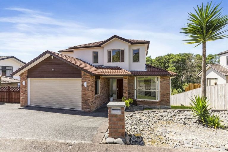 Photo of property in 14 Spoonbill Place, Unsworth Heights, Auckland, 0632