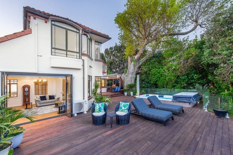 Photo of property in 3/76 Shakespeare Road, Milford, Auckland, 0620