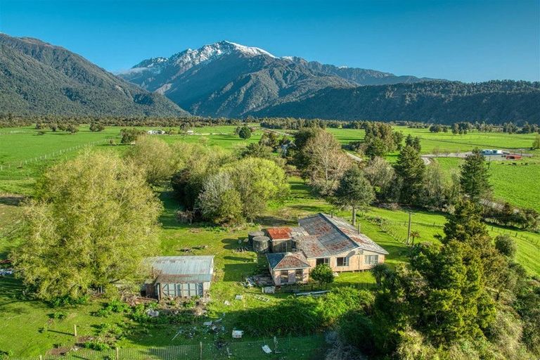 Photo of property in 317 Poerua Valley Road, Harihari, 7884
