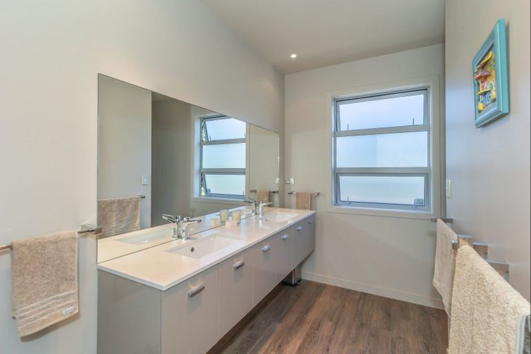 Photo of property in 31-33 Taonui Street, Waitarere Beach, Levin, 5510